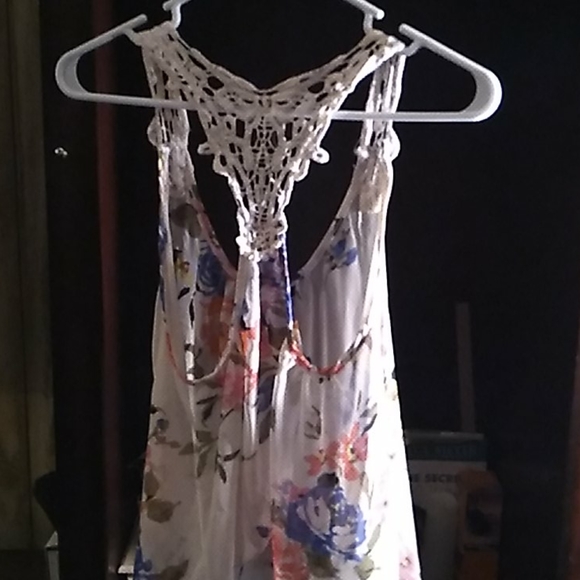 Crop top - Picture 2 of 4